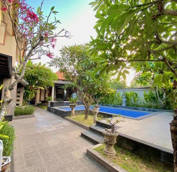 پانسیون Meilds Property Kuta
