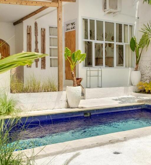 펜션 Nirvana Villa