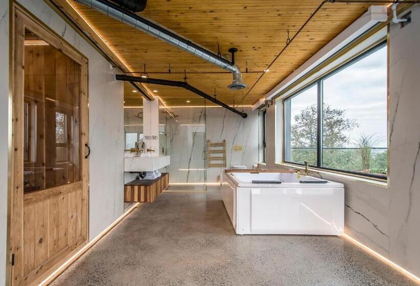 تختخواب و صبحانه Luxury Bnb   Halifax Rooftop