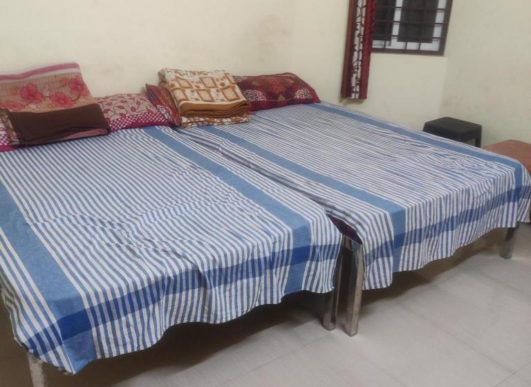 Bed and Breakfast Shanthi Comforts