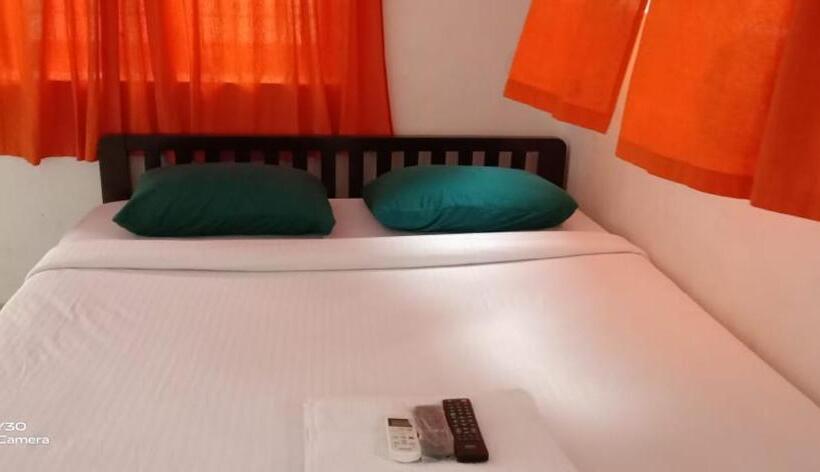 هتل Aashikha Farm House Puducherry