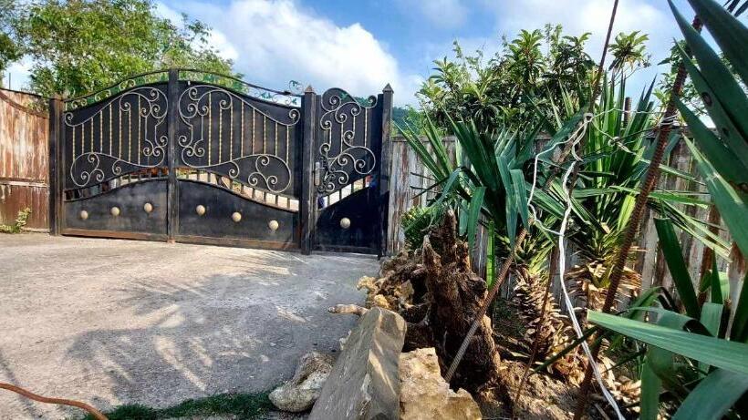 پانسیون Dadu S Gelati