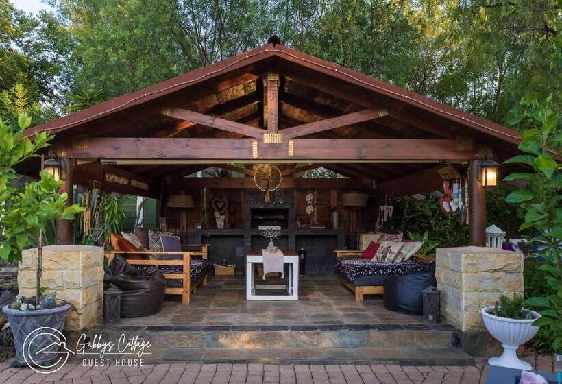 ペンション Gabbys Cottage Guesthouse