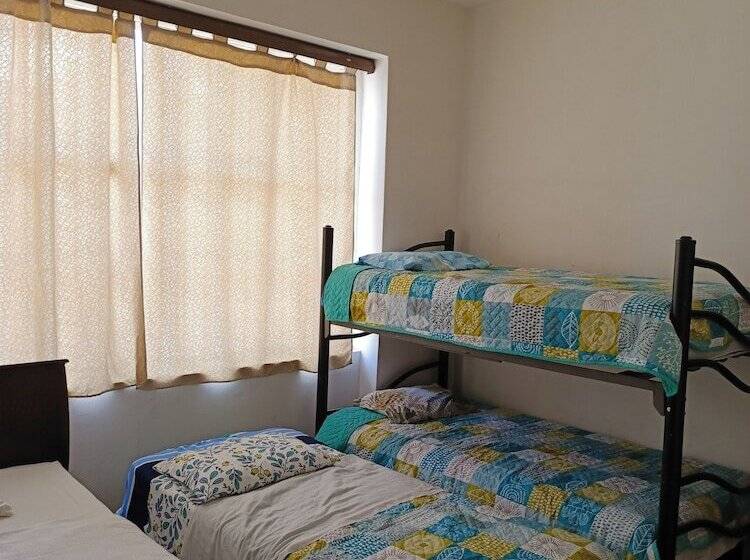 بنسيون Hostal Urban Inn La Mariscal
