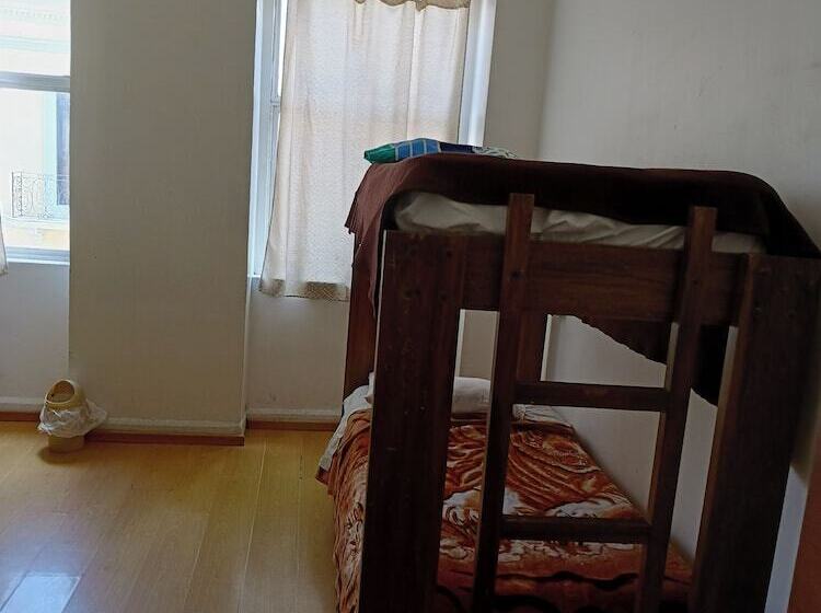بنسيون Hostal Urban Inn La Mariscal