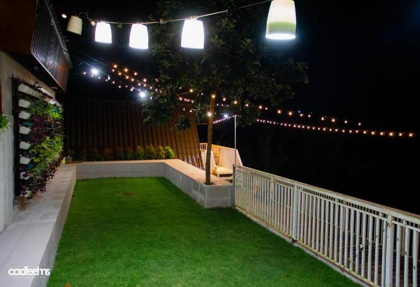 The Family Resthouse And Resort