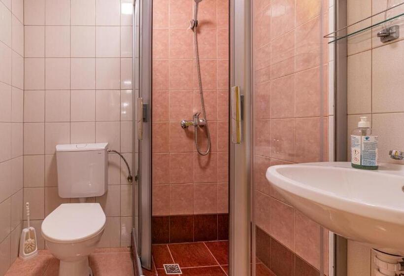 ベッドアンドブレックファースト Kisduna étterem Panzió