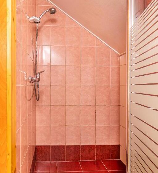 ベッドアンドブレックファースト Kisduna étterem Panzió