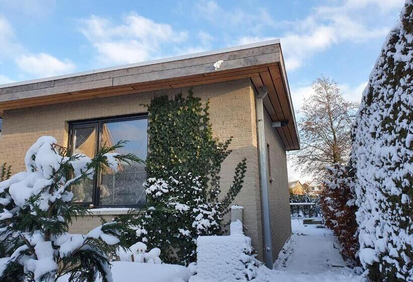 צימר Tiny House In De Boomgaard