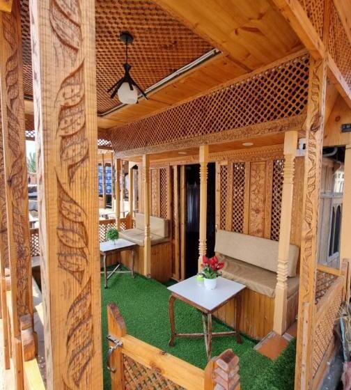 Отель Neelam & Lady Of Group Of Houseboats