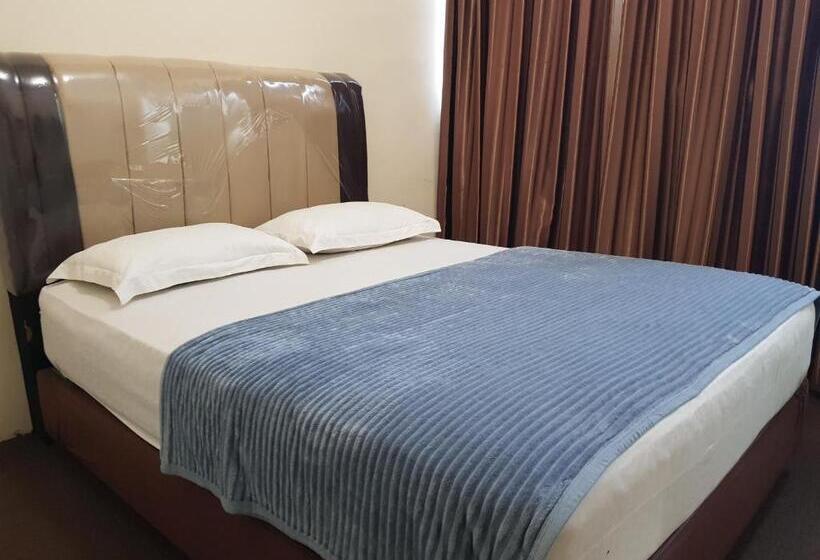 בית מלון כפרי Oyo 93264 Penginapan Syari Ah Berlian