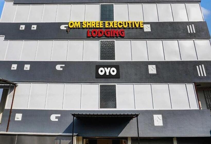 호텔 Oyo Om Shree Executive Lodging