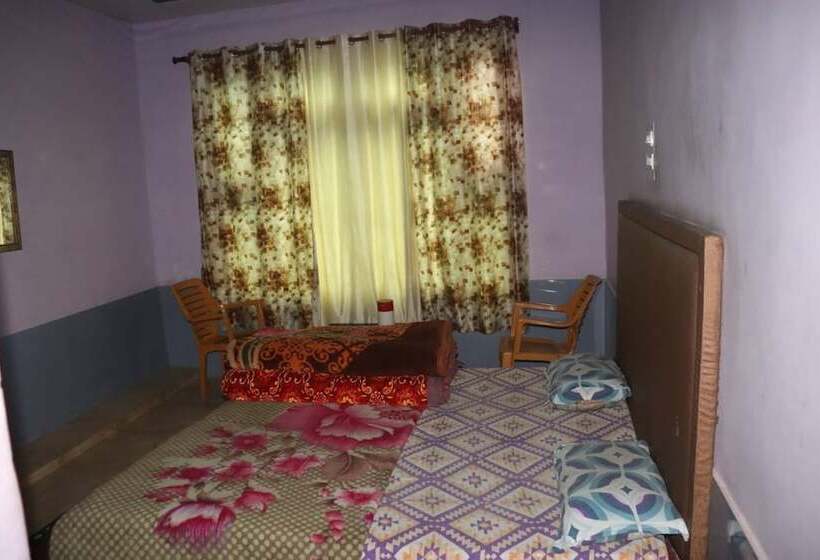 בית מלון כפרי Shri Anand