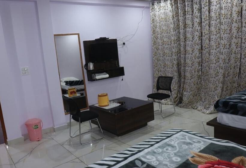 בית מלון כפרי Shri Anand