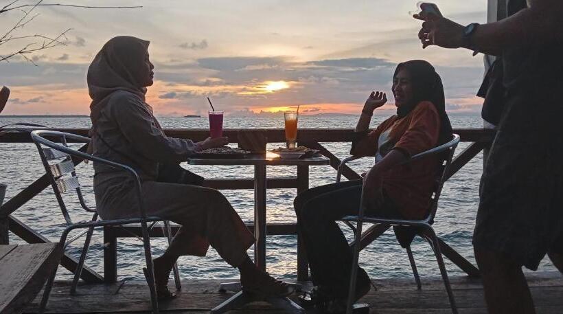 Nua Indah Hotel & Resto Wakatobi