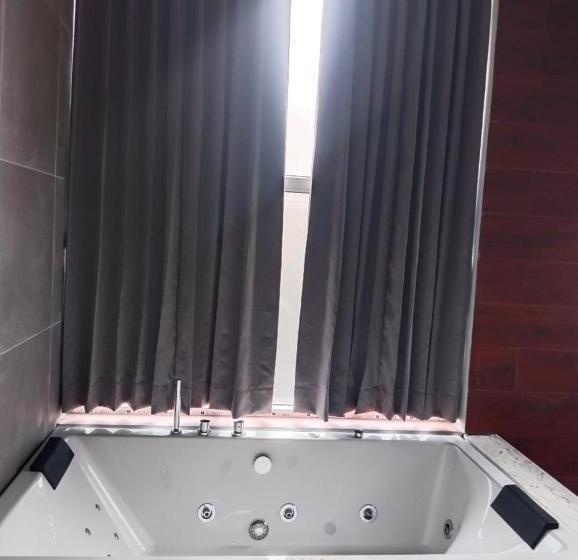 پانسیون The Oakland Inn