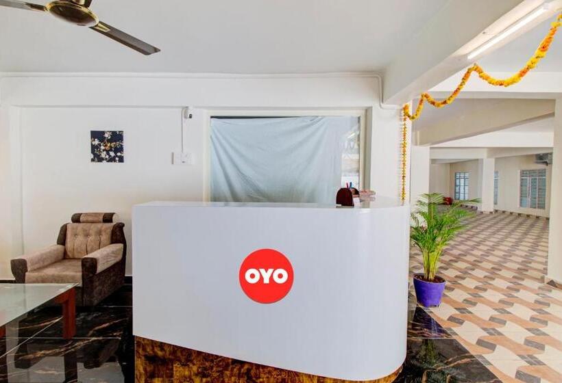 Super Oyo Hotel Akshaya Elite