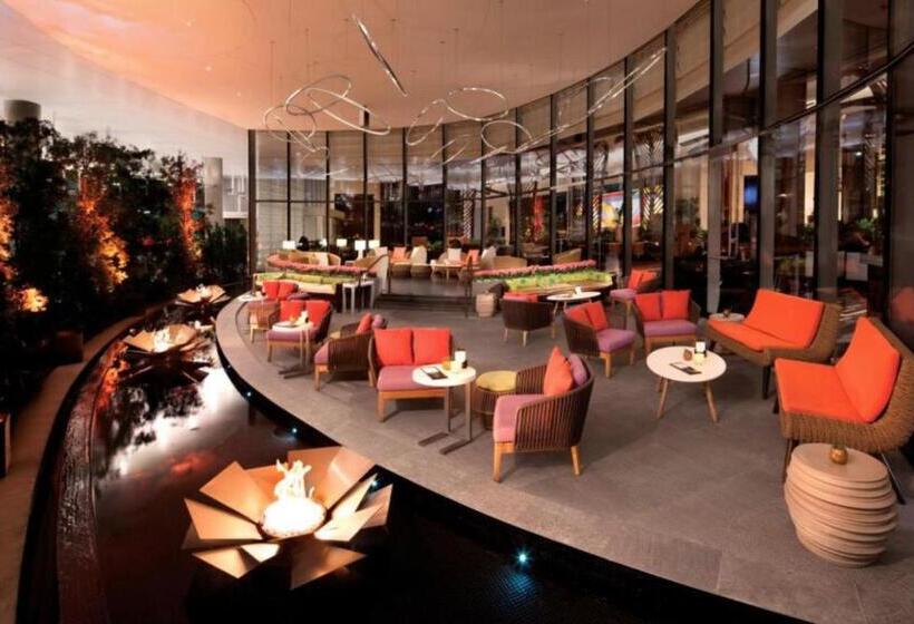 Vdara Hotel Premium Studio Suite  Free Valet Parking