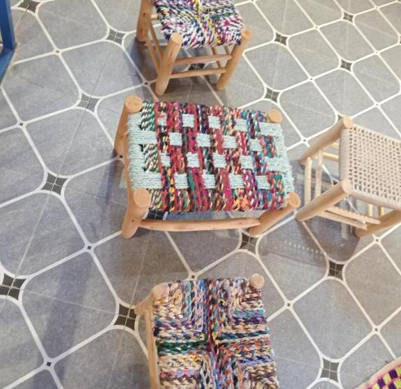 تختخواب و صبحانه Gite Akswal Amssakrou