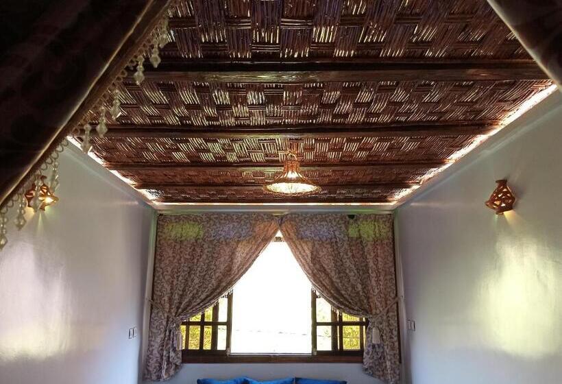 تختخواب و صبحانه Gite Akswal Amssakrou