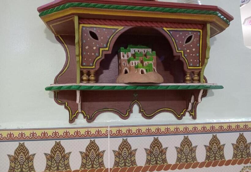 تختخواب و صبحانه Gite Akswal Amssakrou