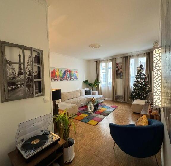 تختخواب و صبحانه Near The Palace Of Versailles Breakfast+parking