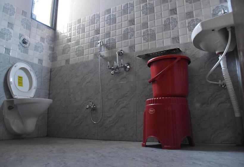 فندق Kalika Residency