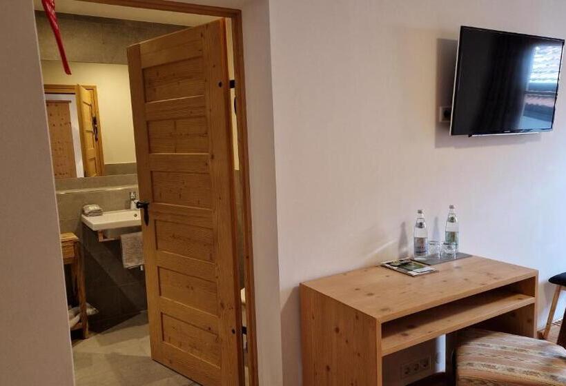 Отель Landgasthof Alter Wirt