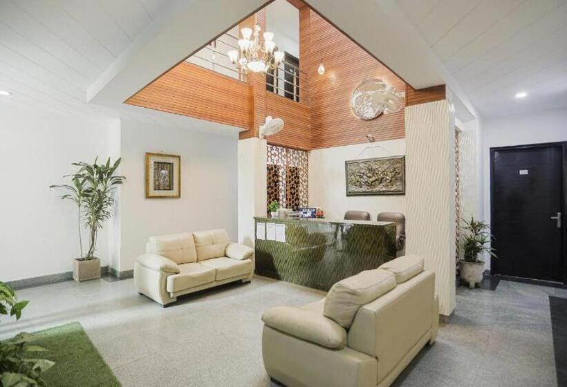 فندق Loomstay Royal Residency