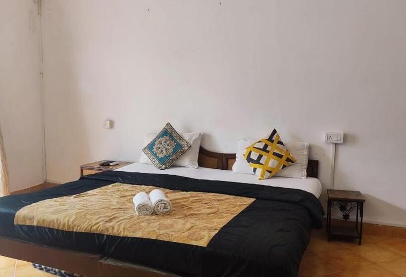 Отель Pride Homes