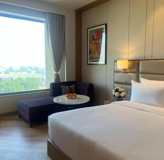 호텔 Ramada Encore By Wyndham Amritsar Airport