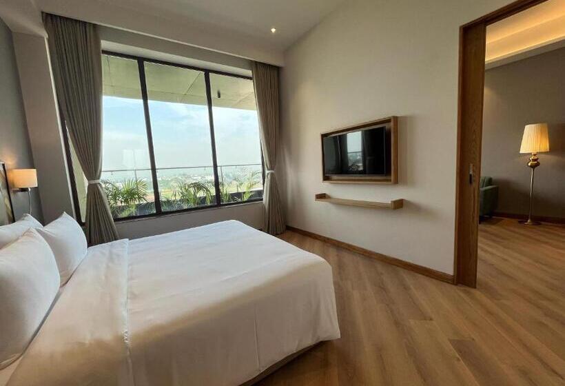 호텔 Ramada Encore By Wyndham Amritsar Airport