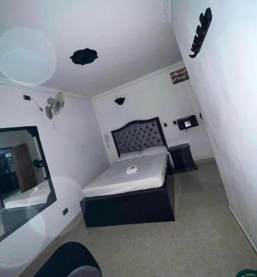 مُتل Residencias Del Oriente