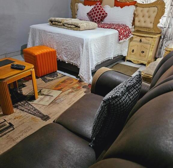 Пансион Goodlife Guest House In Klerksdorp