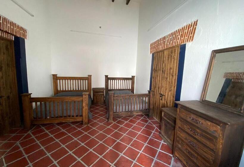 پانسیون Hostal Con 4 Habitaciones Sencillas En Segundo Piso