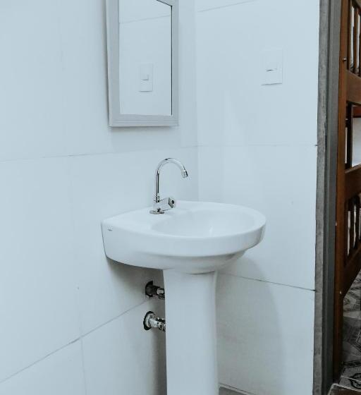 פנסיון Hostel Do Popeye