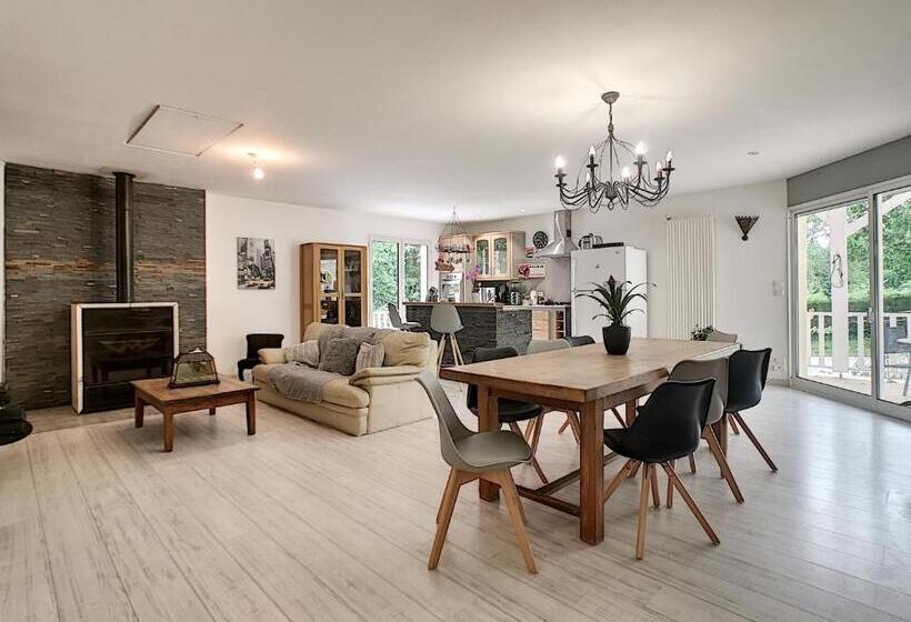 住宿加早餐  Les Goujatoux Chambre Brantome