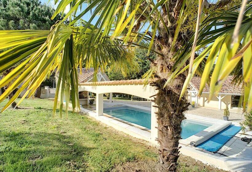 住宿加早餐  Les Goujatoux Chambre Brantome