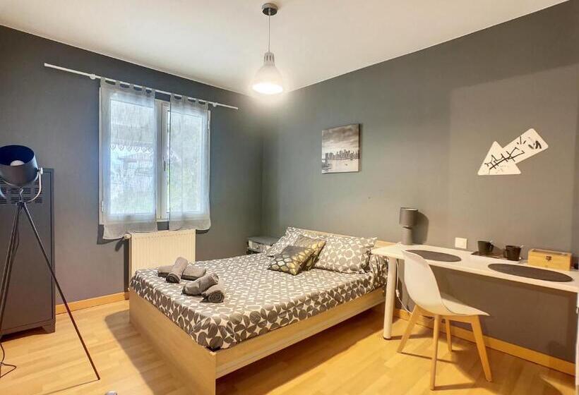 住宿加早餐  Les Goujatoux Chambre Sarlat