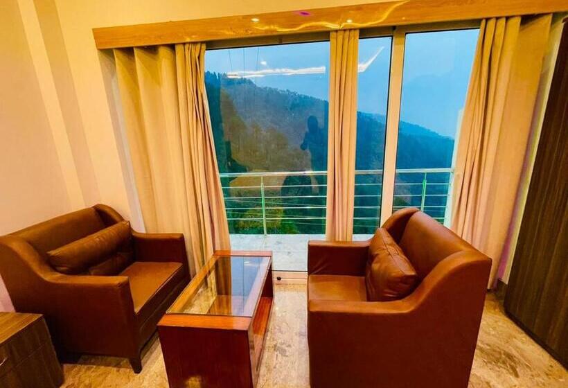 호텔 Candlewood Shimla