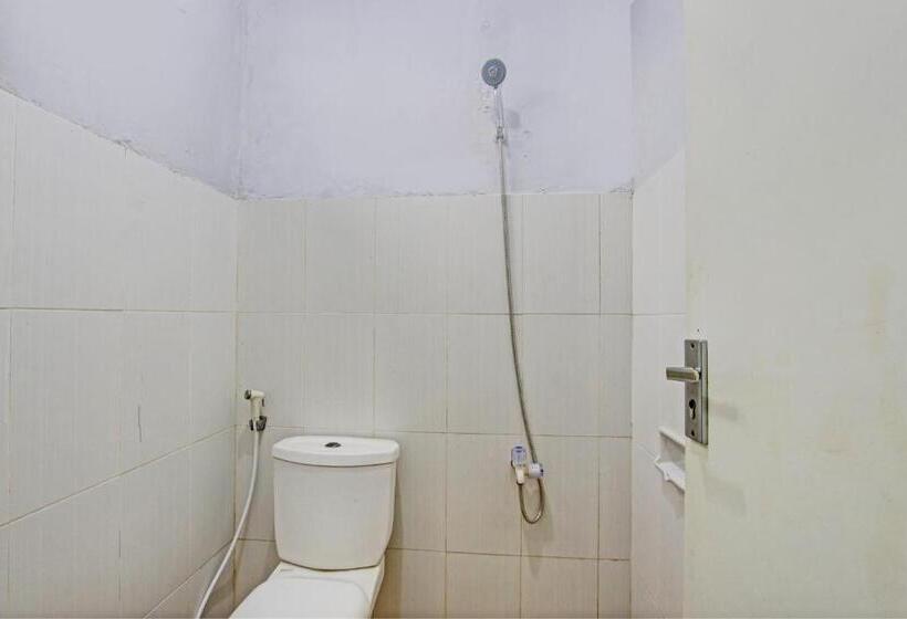 فندق Oyo 93208 Guest House Cemara 2