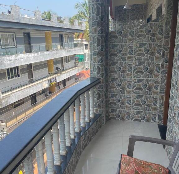 پانسیون No Name Guesthouse