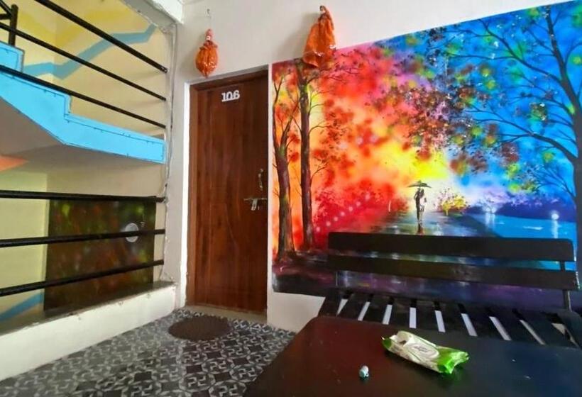 پانسیون No Name Guesthouse