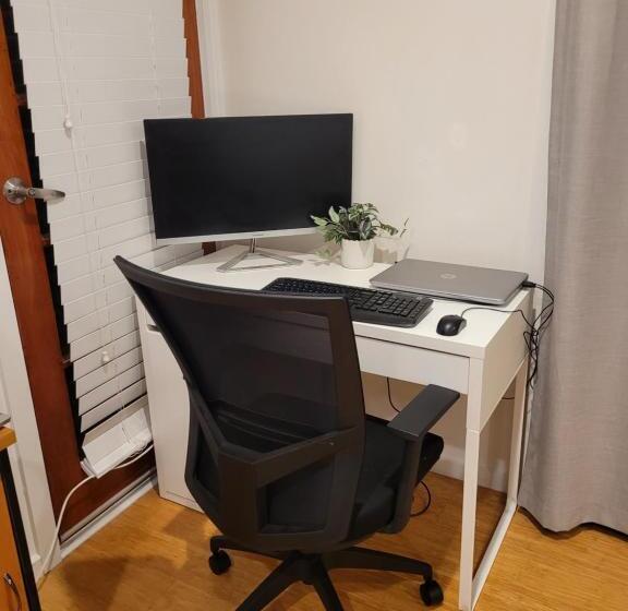 پانسیون Spacious Self Contained Unit   Short Walk To Grange Jetty