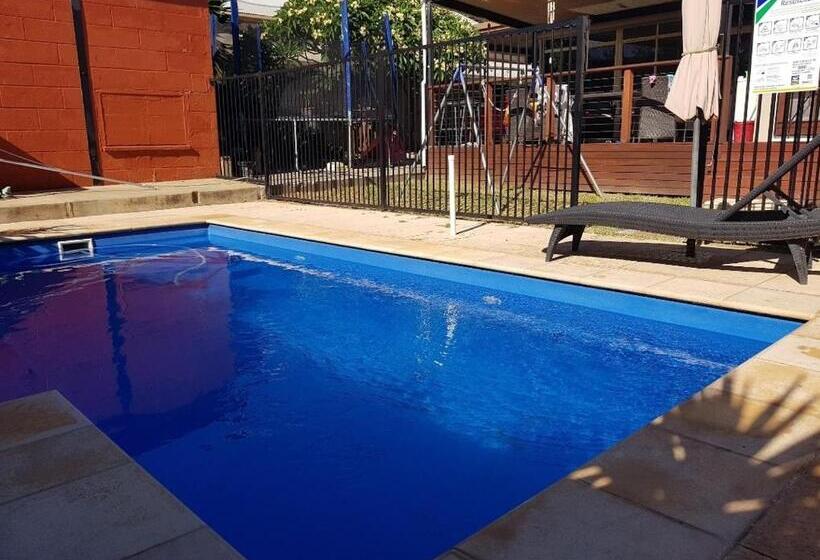 پانسیون Spacious Self Contained Unit   Short Walk To Grange Jetty