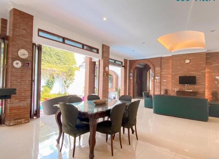 پانسیون Ubu Villa Balirejo At Yogyakarta City Center