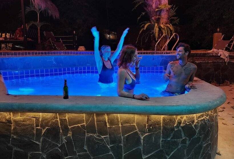 הוסטל Jungle Fever Koh Chang