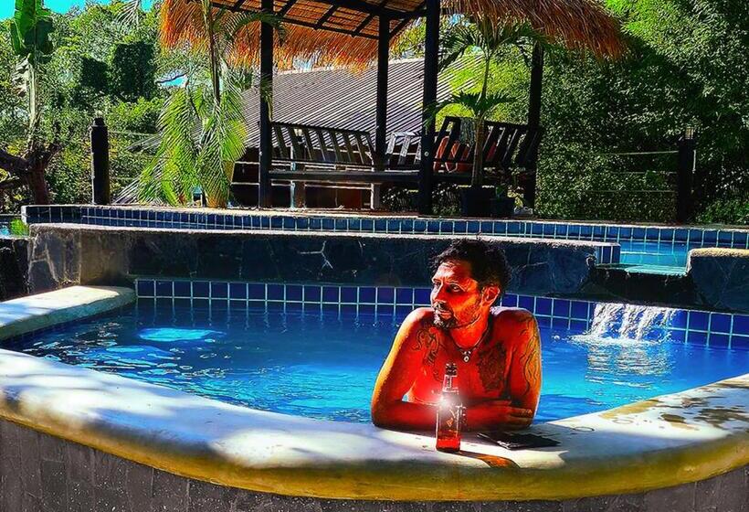 הוסטל Jungle Fever Koh Chang