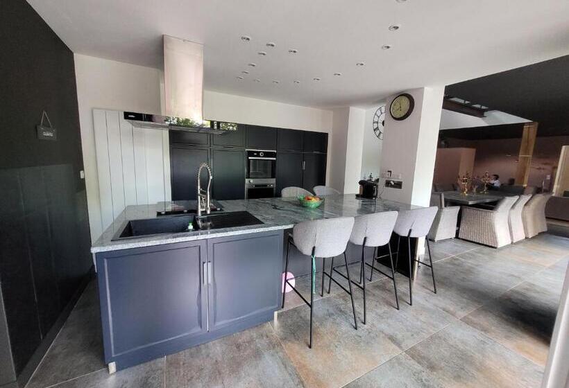 Bed and Breakfast Chambres Chez L Habitant Villa De Luxe