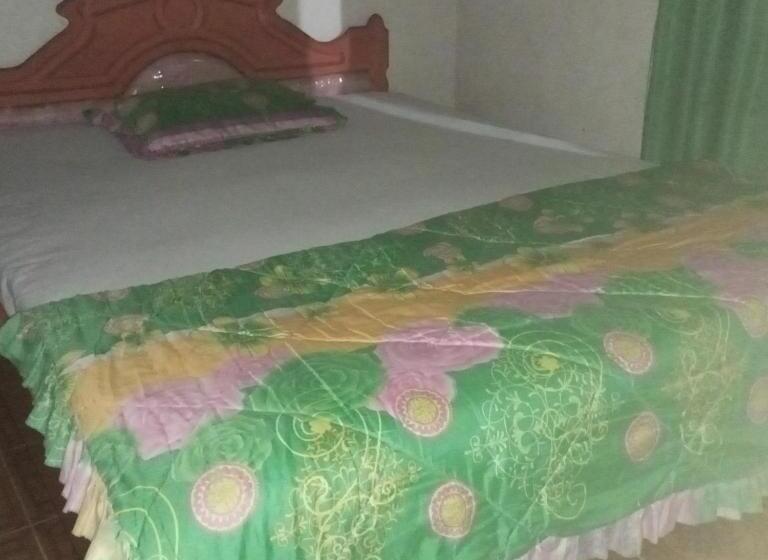 تختخواب و صبحانه Cheapackers